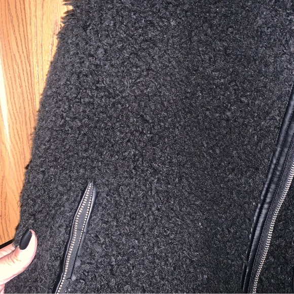 Zara Fuzzy Vest - Picture 6 of 8